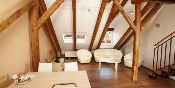 Čtyřlůžkový apartmán s mezonetem a terasou (2 samostatné ložnice): 56 - 90 m²